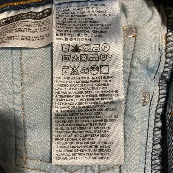 LEVI’S 511 Sz 30 Raw Hem Some Distressing Dark Wash Stretch Denim Shorts - Picture 6 of 7